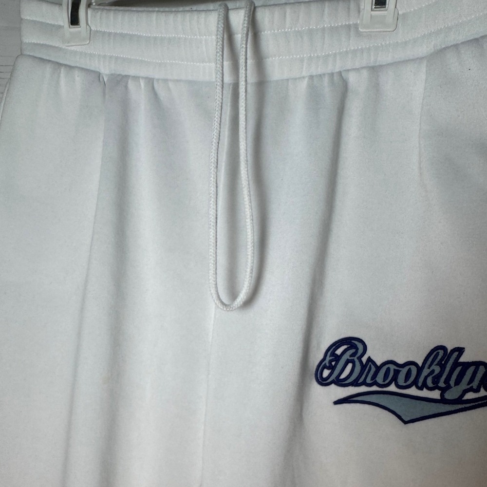 No Comment‎ Brooklyn Embroidered White Sweatpants / Size xL / Sku0092 - Picture 13 of 16